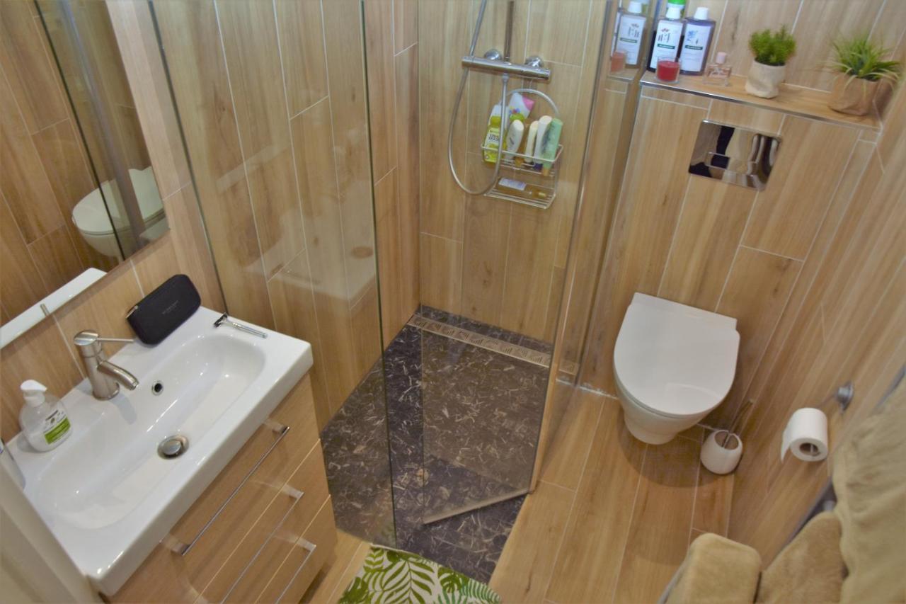 شقة Bellecour Loft مينتون المظهر الخارجي الصورة