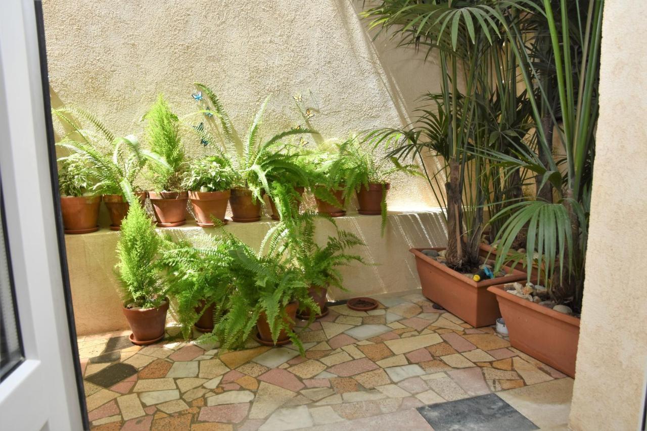 شقة Bellecour Loft مينتون المظهر الخارجي الصورة